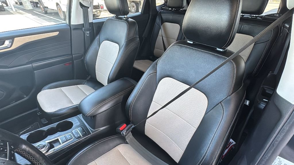 Certified 2022 Ford Escape Titanium w/ Titanium Elite Package image 22