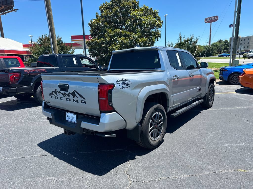 Used 2025 Toyota Tacoma TRD Sport AWD/4WD image 7