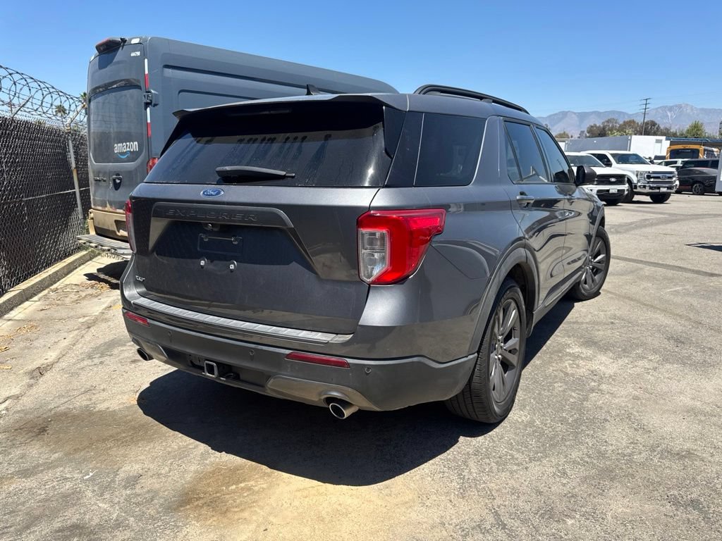 Certified 2021 Ford Explorer XLT w/ Equipment Group 202A RWD image 5