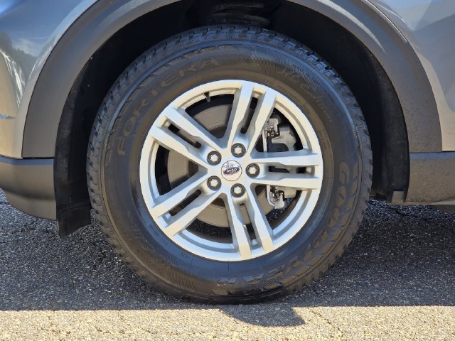 Certified 2023 Ford Explorer XLT RWD image 33