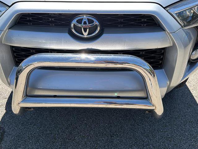 Used 2019 Toyota 4Runner SR5 Premium AWD/4WD image 2