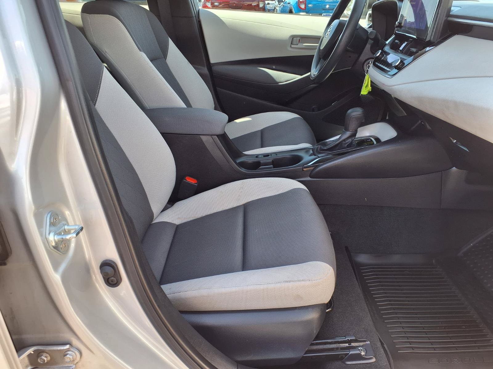 Used 2024 Toyota Corolla LE FWD image 11