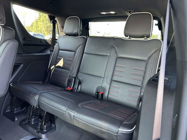 Used 2025 GMC Yukon AT4 Ultimate AWD/4WD image 12