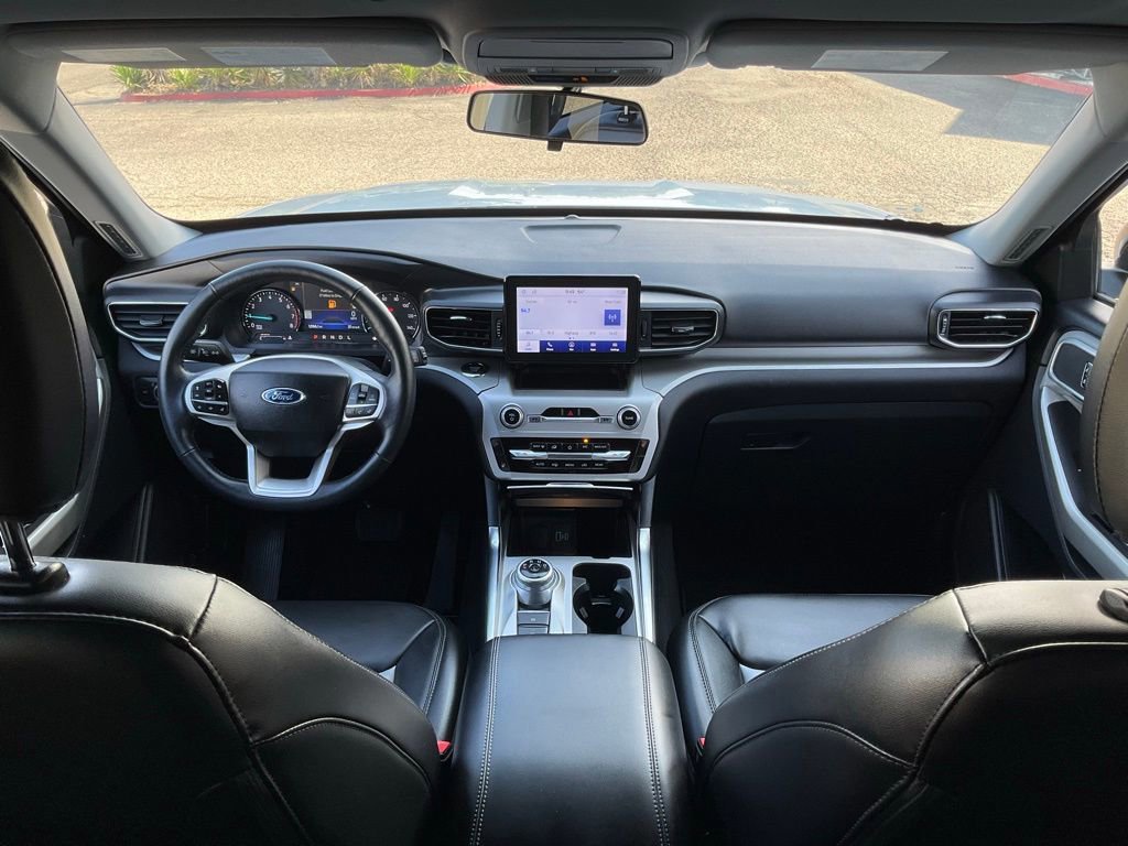 Certified 2022 Ford Explorer XLT w/ Equipment Group 202A image 38