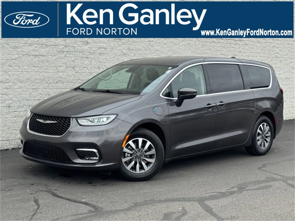 Used 2023 Chrysler Pacifica Touring-L image 7