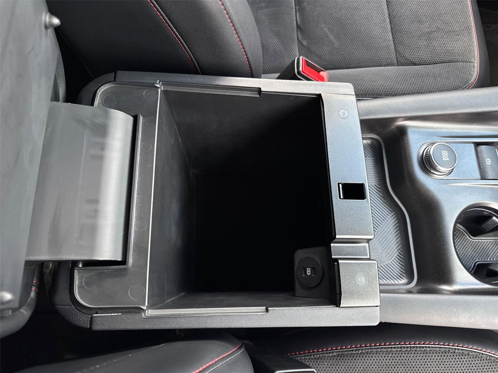 Certified 2025 Ford Explorer ST AWD/4WD image 18