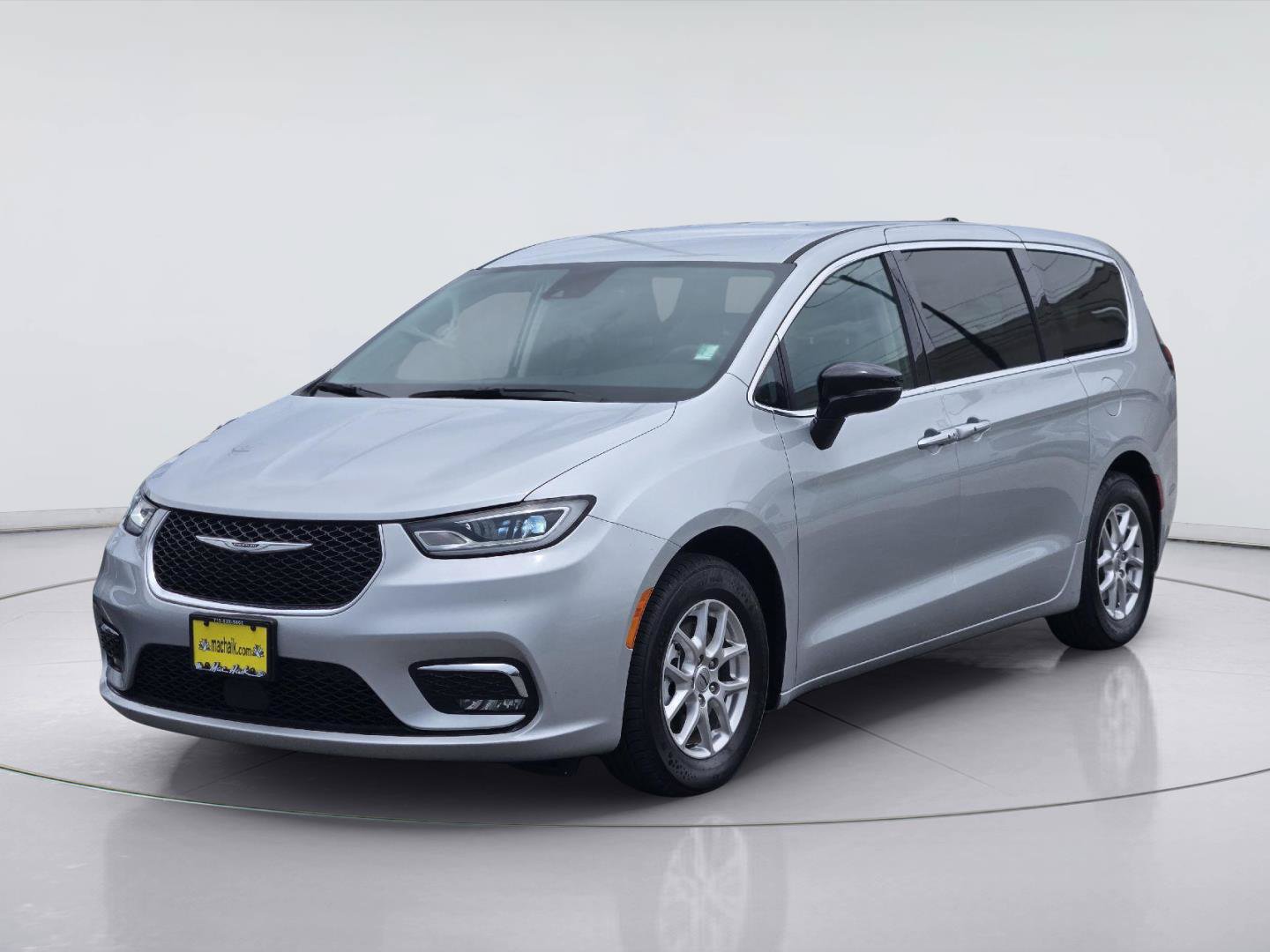 Used 2024 Chrysler Pacifica Touring-L