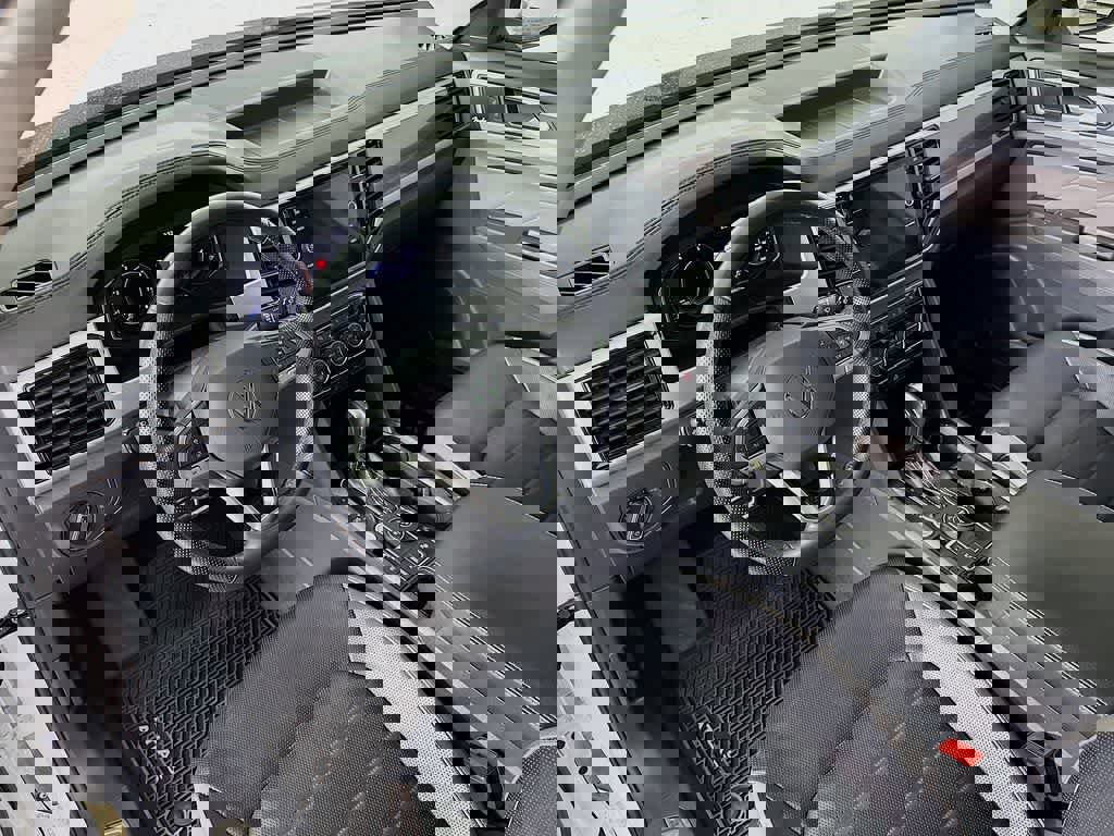 Used 2022 Volkswagen Atlas SEL Premium image 2