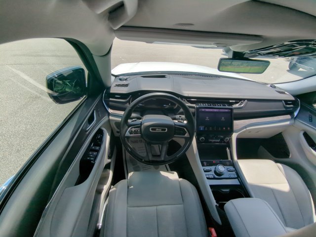 Used 2023 Jeep Grand Cherokee Overland w/ Adv Protech Group III AWD/4WD image 24