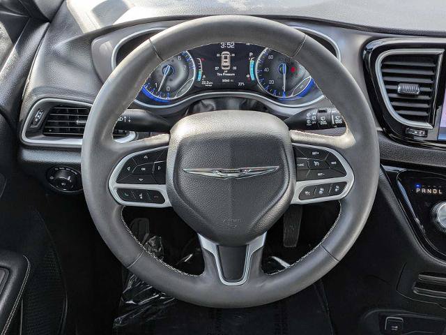 Used 2025 Chrysler Pacifica Select FWD image 21