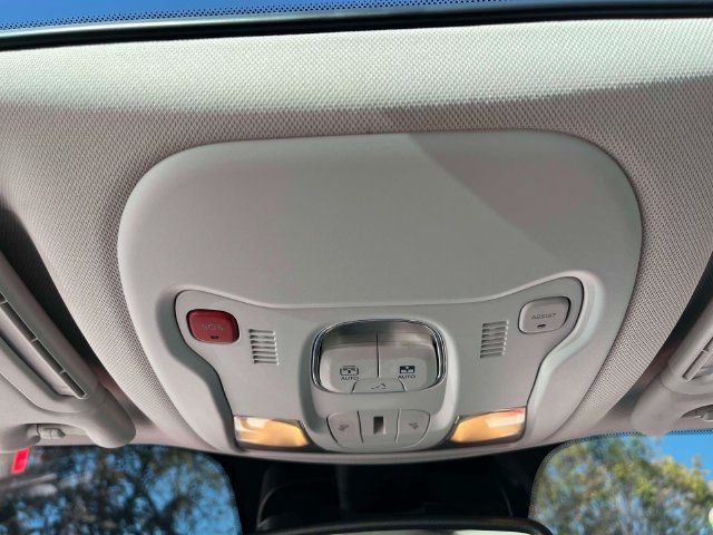 Used 2023 Jeep Renegade Trailhawk w/ Sun/Sound Group AWD/4WD image 35