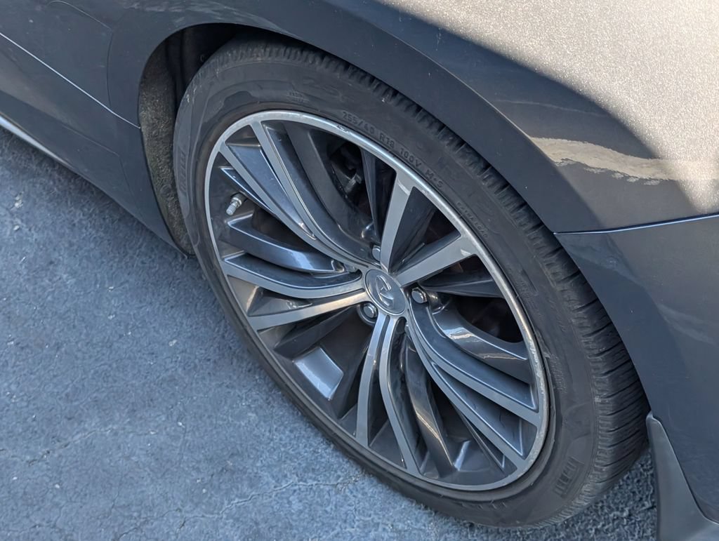 Used 2018 INFINITI Q60 3.0t Luxe RWD image 10