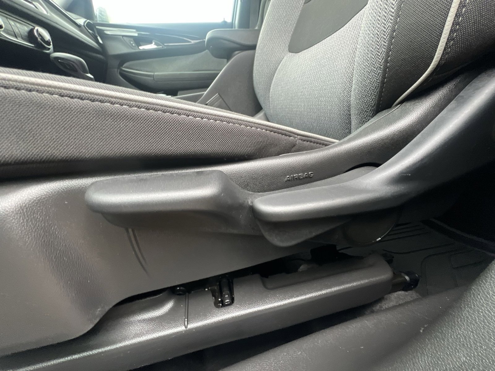 Used 2025 Chevrolet TrailBlazer LS w/ LS Convenience Package FWD image 22