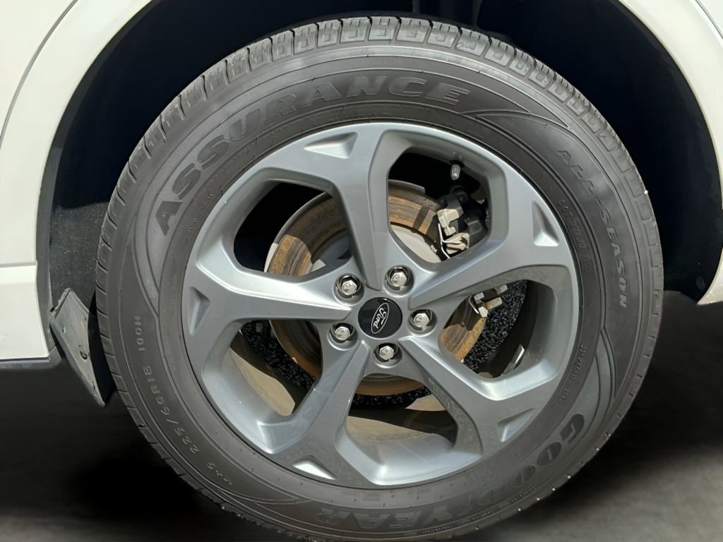 Certified 2024 Ford Escape ST-Line Select AWD/4WD image 36