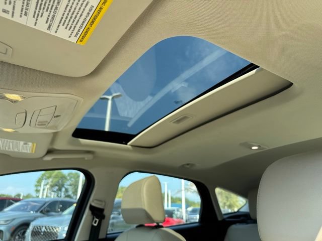 Certified 2017 Ford Focus Titanium FWD image 18