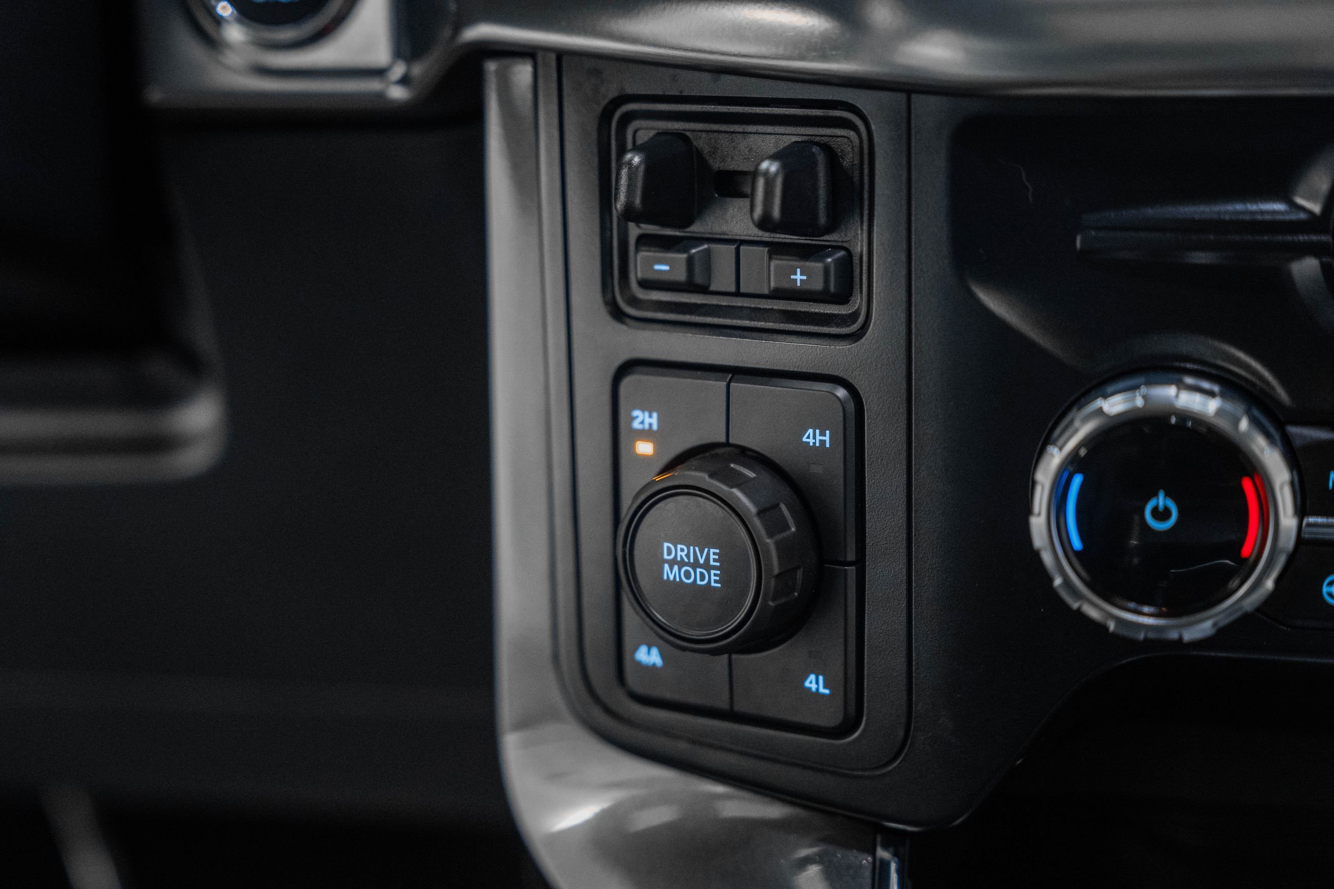 Certified 2023 Ford F150 Lariat w/ Equipment Group 502A High image 32