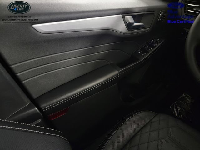 Certified 2023 Ford Escape Platinum w/ Premium Technology Package AWD/4WD image 33