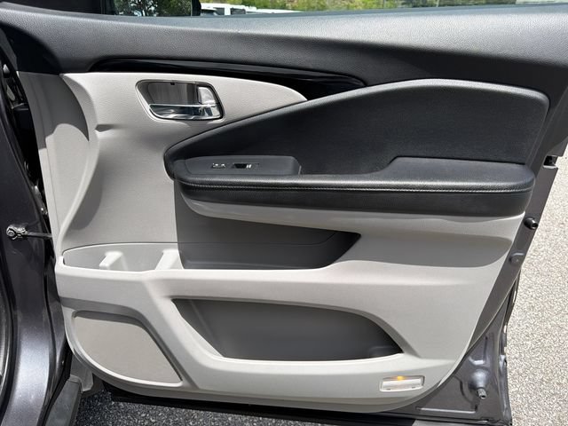 Used 2019 Honda Pilot Touring image 14