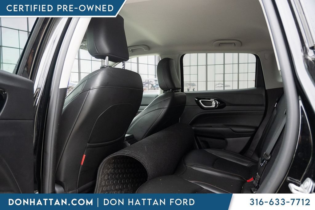 Used 2022 Jeep Compass Trailhawk w/ Trailhawk Convenience Group AWD/4WD image 26