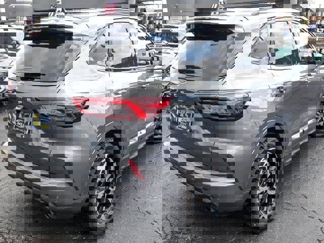 Certified 2023 Ford Escape ST-Line Elite AWD/4WD image 9