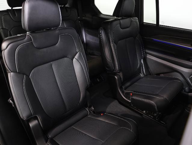 Used 2024 Jeep Grand Cherokee L Overland w/ Luxury Tech Group IV image 10