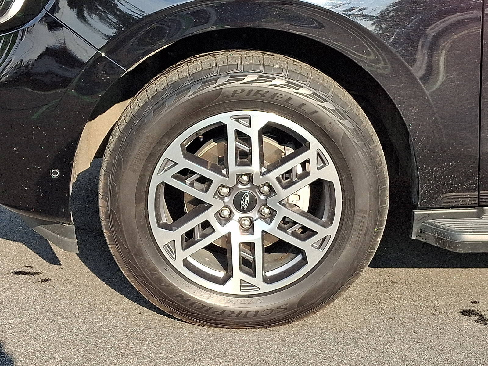 Certified 2025 Ford Expedition Active AWD/4WD image 9