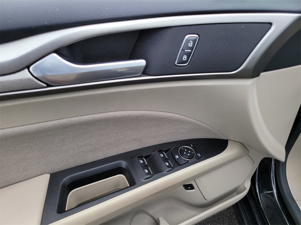 Certified 2019 Ford Fusion SE image 15