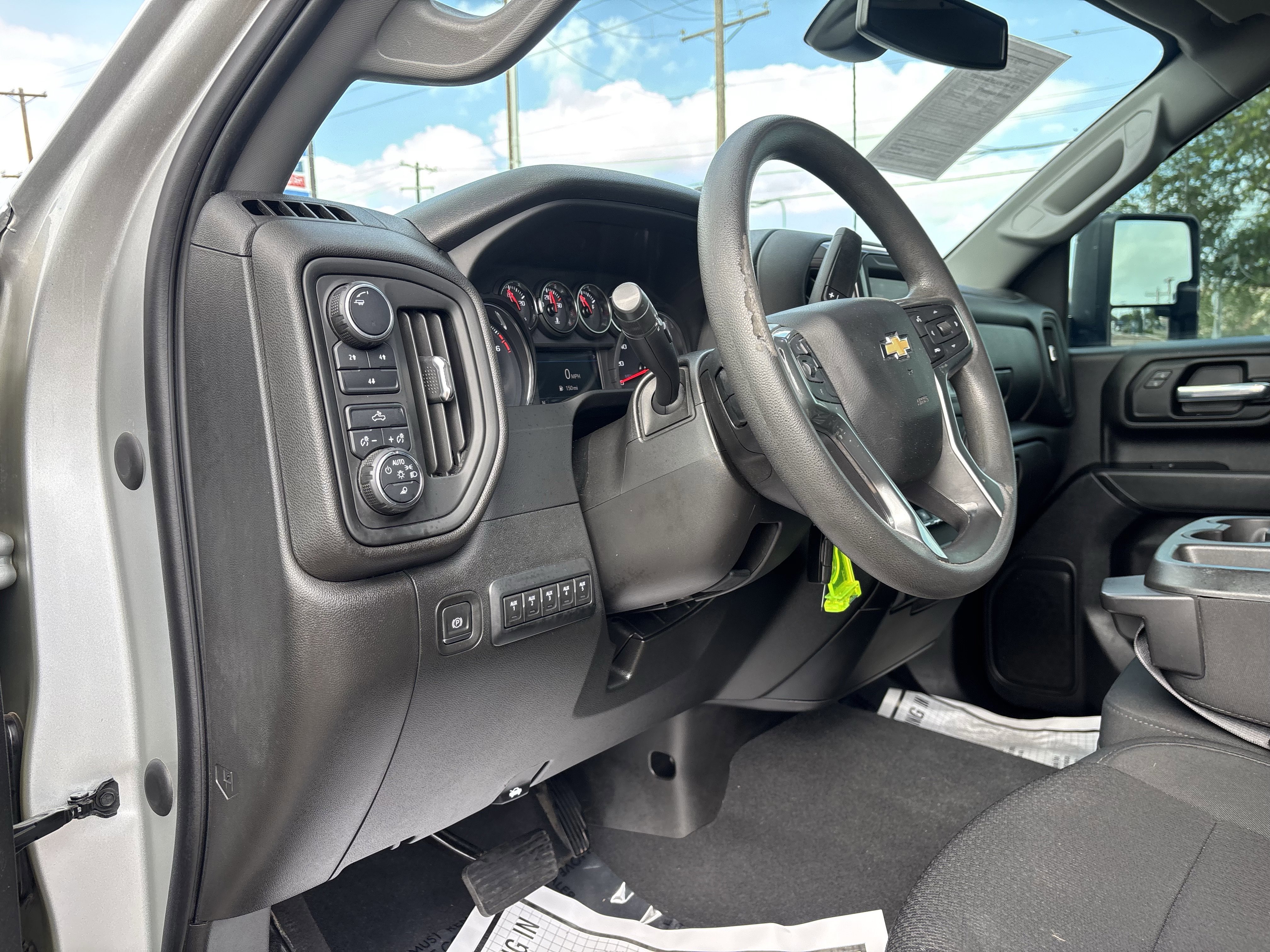 Used 2022 Chevrolet Silverado 2500 Custom w/ Custom Value Package image 12