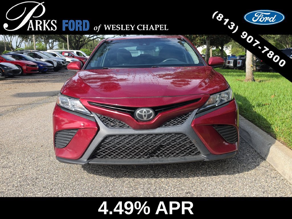 Used 2018 Toyota Camry SE w/ Moonroof Package FWD image 3