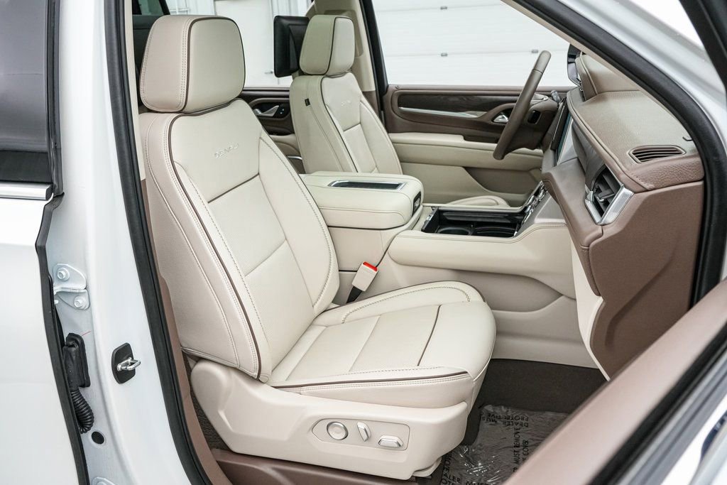 Used 2024 GMC Yukon XL Denali w/ Denali Reserve Package image 28