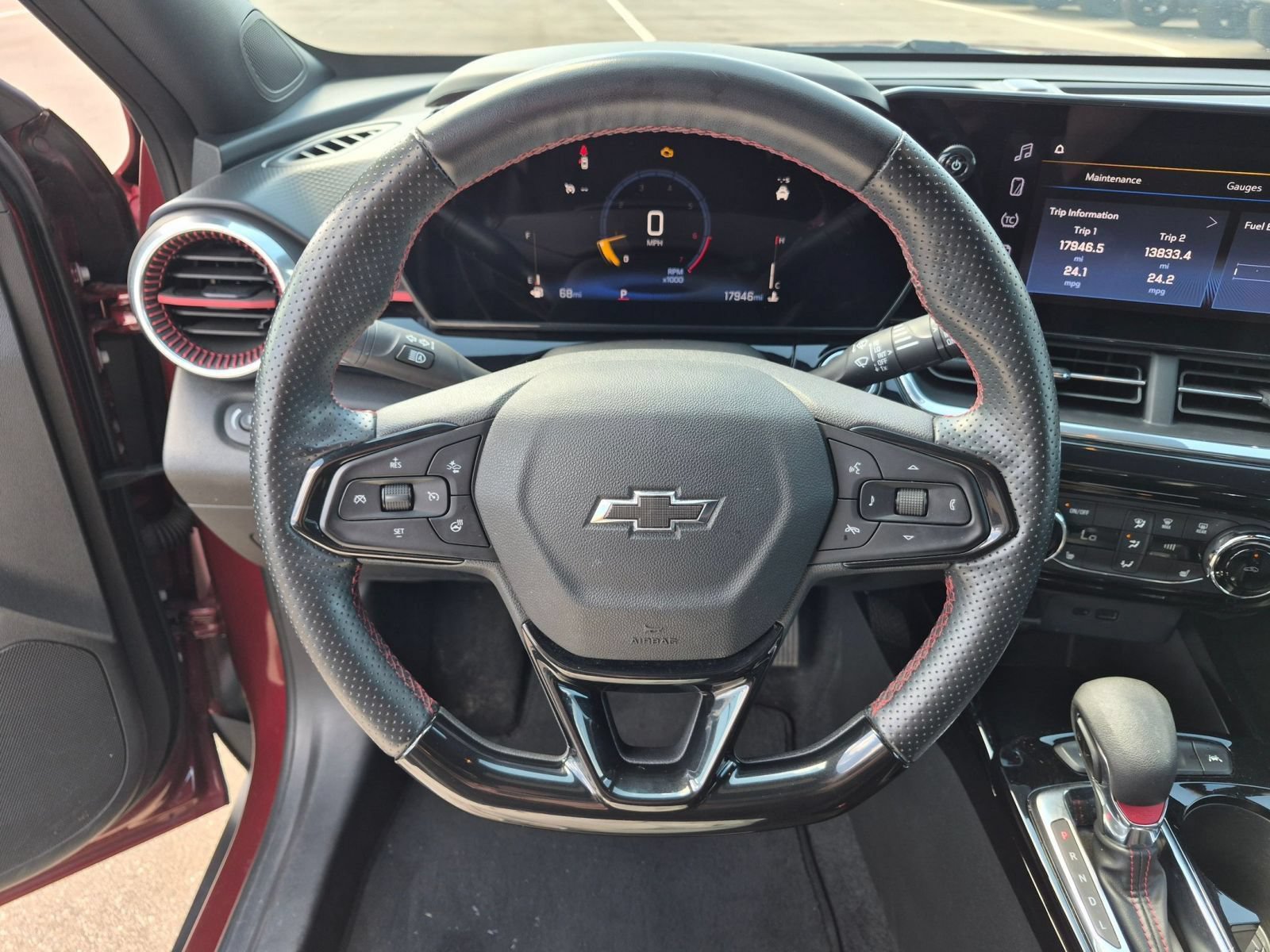 Used 2024 Chevrolet Trax RS FWD image 18