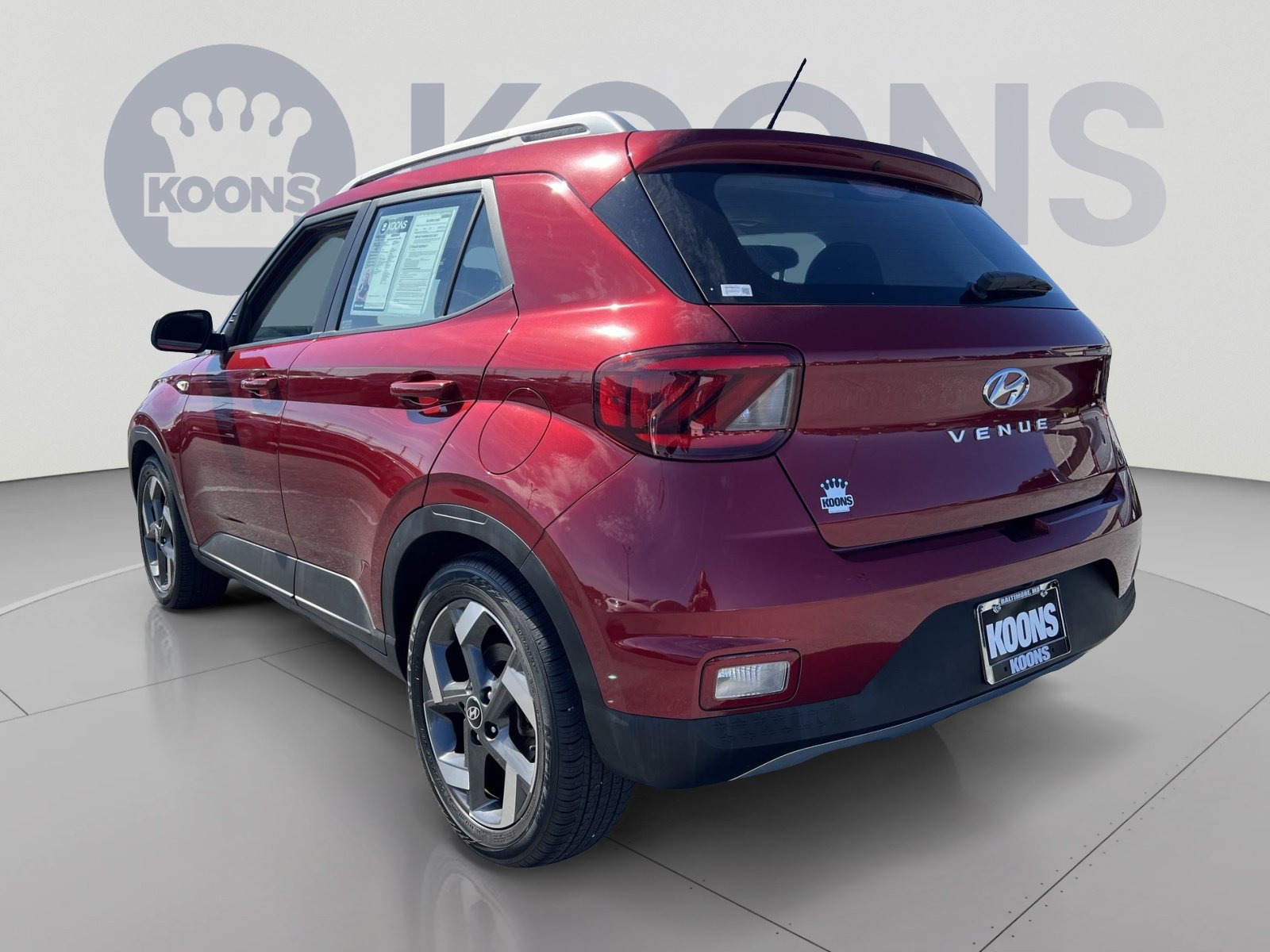Used 2023 Hyundai Venue SEL w/ Cargo Package FWD image 4