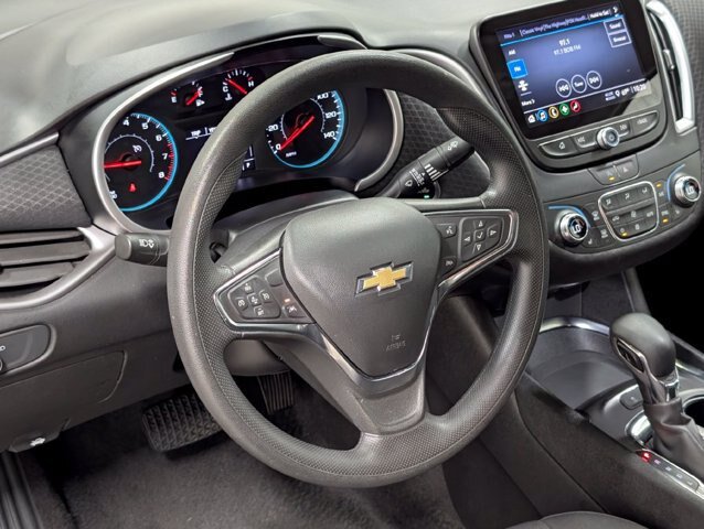 Used 2025 Chevrolet Malibu LT FWD image 8