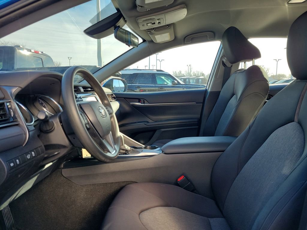 Used 2020 Toyota Camry LE image 16