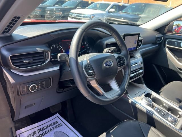 Certified 2023 Ford Explorer XLT w/ Equipment Group 202A AWD/4WD image 7
