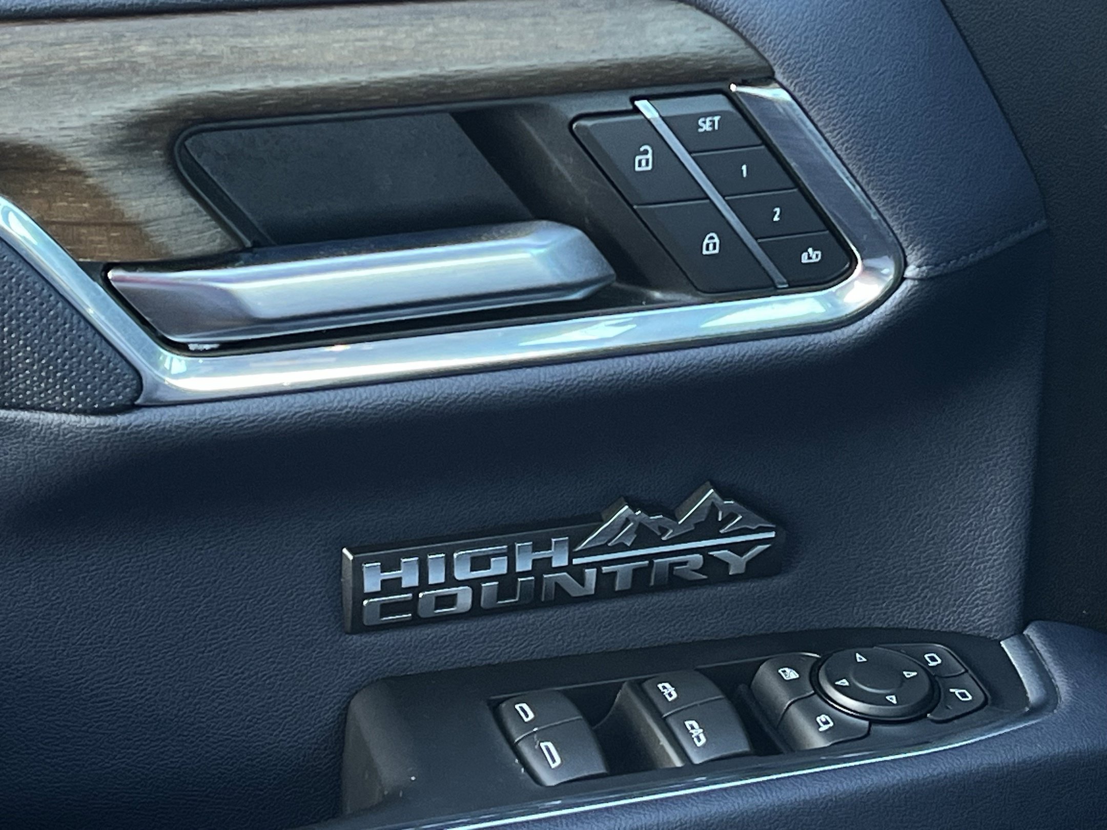 Used 2024 Chevrolet Silverado 1500 High Country w/ LPO, Dark Essentials Package AWD/4WD image 23