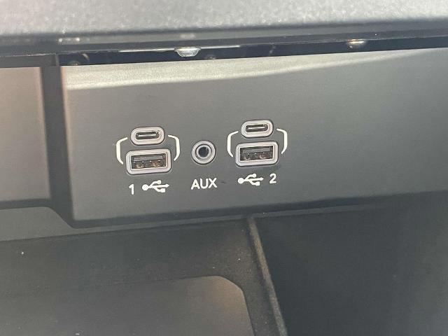 Used 2024 Jeep Wagoneer Series II w/ HD Trailer Tow Package image 26