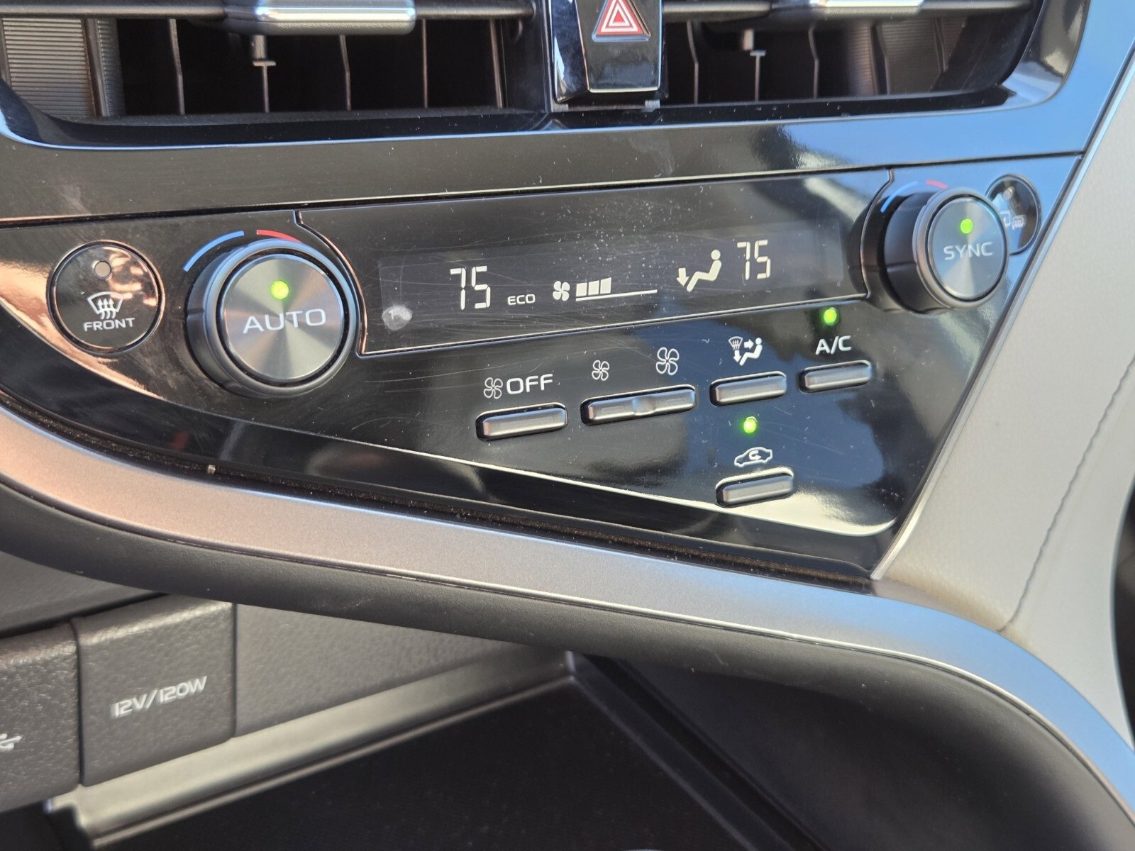 Used 2024 Toyota Camry SE image 21