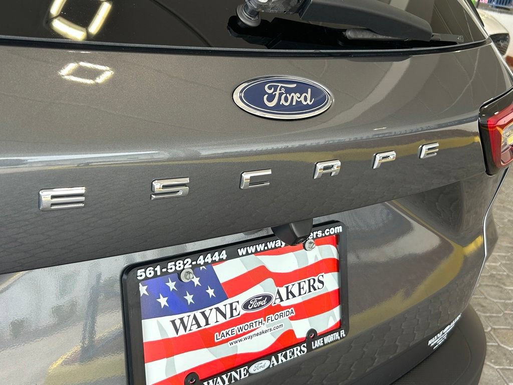 Certified 2025 Ford Escape ST-Line FWD image 21