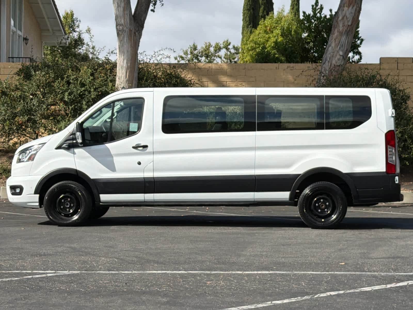 Certified 2023 Ford Transit 350 XLT RWD image 5