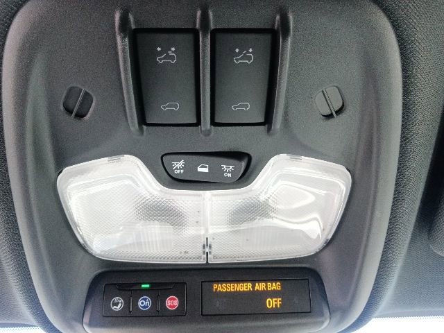 Used 2025 Chevrolet Colorado ZR2 w/ Technology Package AWD/4WD image 27