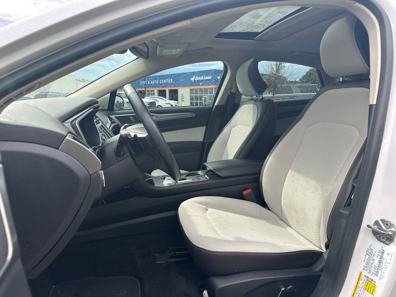 Certified 2019 Ford Fusion SE w/ Equipment Group 151A FWD image 6