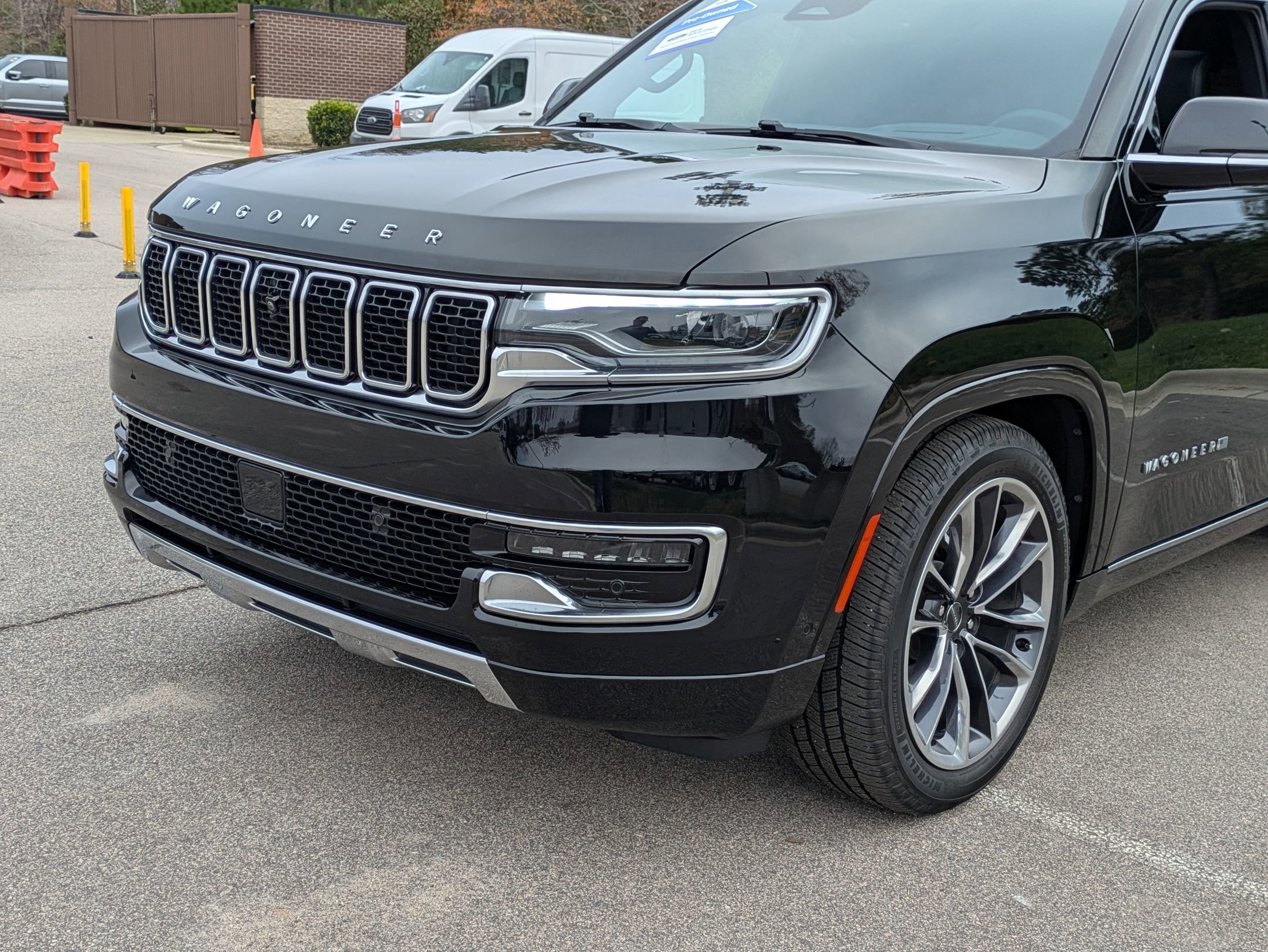 Used 2024 Jeep Wagoneer Series III w/ Premium Group I image 2