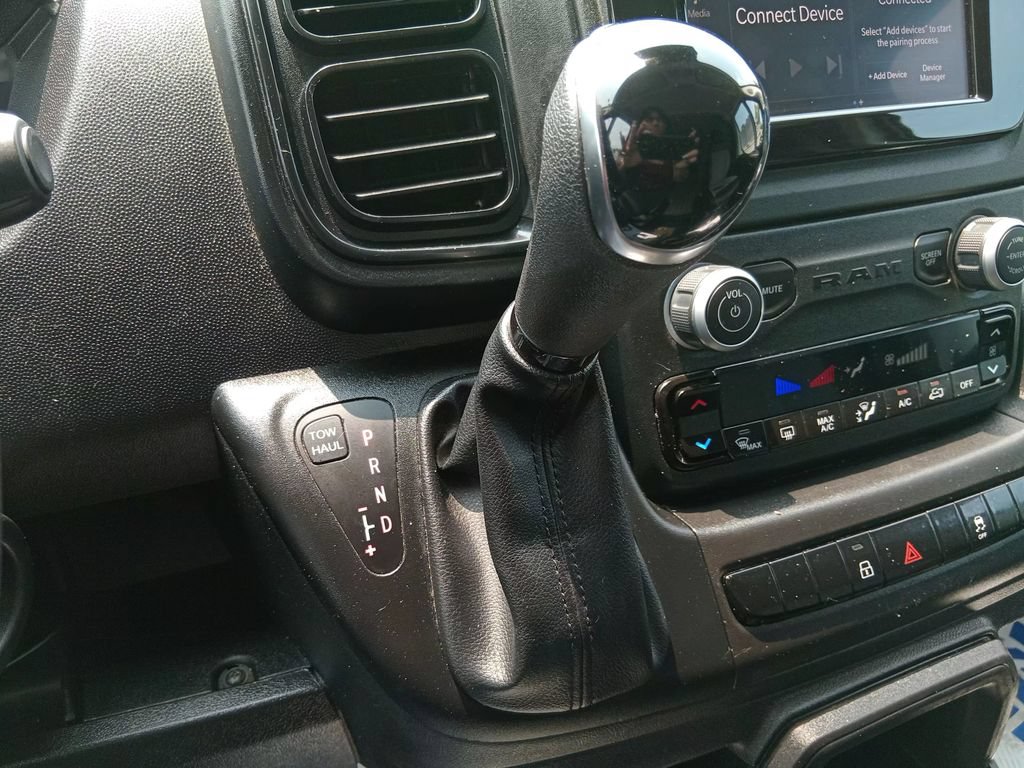 Used 2024 RAM ProMaster 2500 w/ Convenience Group FWD image 18