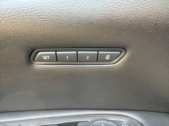 Used 2020 Cadillac XT5 Premium Luxury w/ LPO, Floor Liner Package AWD/4WD image 9
