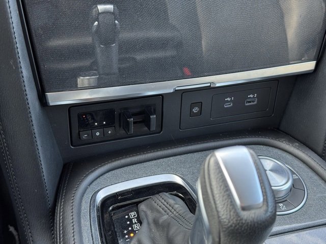 Used 2021 Nissan Armada SV w/ SV Appearance Package image 22