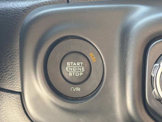 Used 2023 Jeep Gladiator Willys image 18