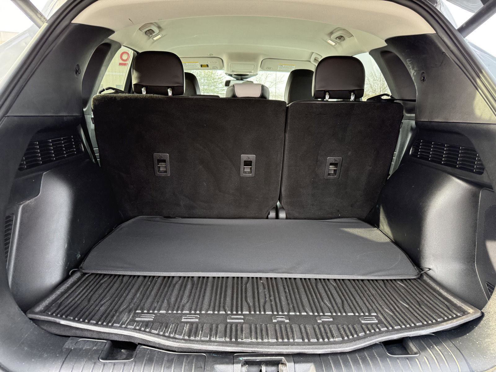 Certified 2025 Ford Escape SE w/ PHEV Premium Package image 14