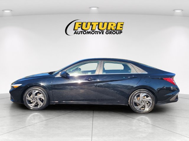 Used 2025 Hyundai Elantra SEL FWD image 6