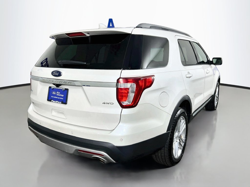 Certified 2017 Ford Explorer XLT w/ Equipment Group 202A AWD/4WD image 7